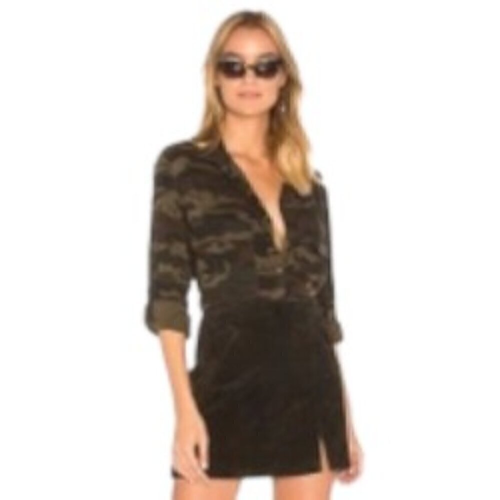 Sanctuary Boyfriend Camo Button Up Shirt Small